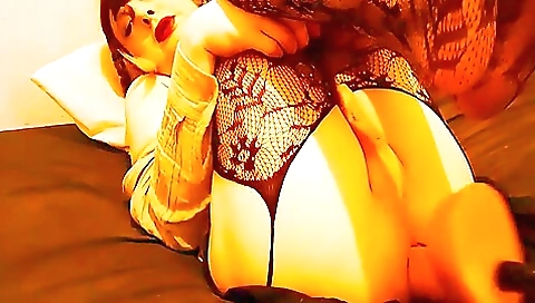 Brunette is fucking on the fuck machine and she rides it