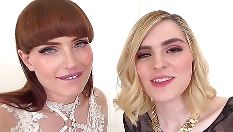 Horny blonde brunette making her lover fuck and fuck her pussy